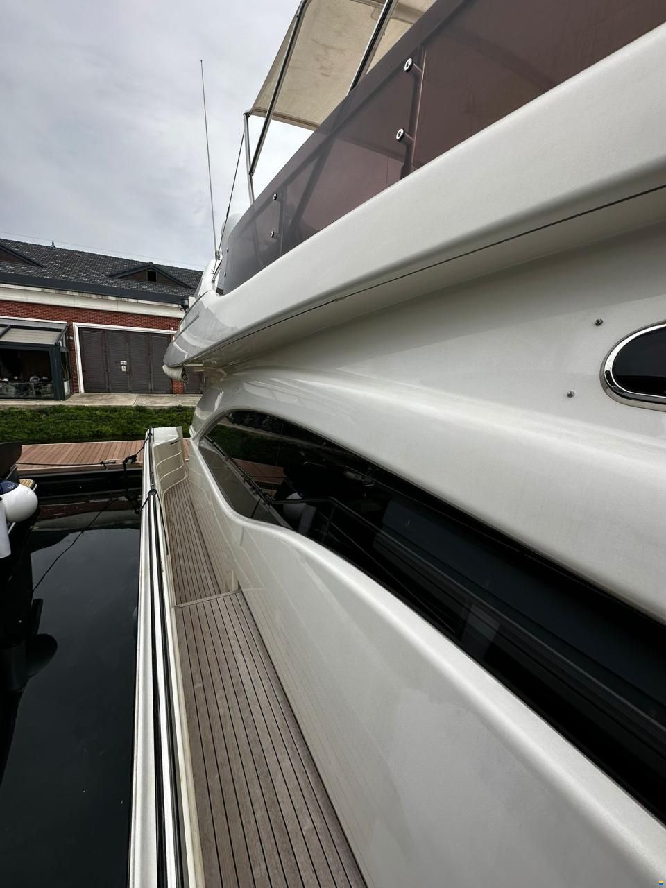 Ferretti 680