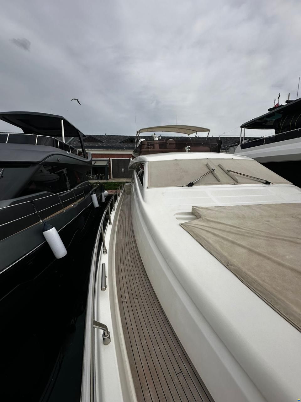 Ferretti 680
