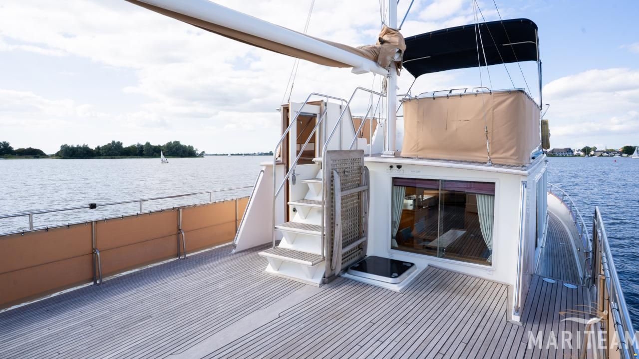 Grand Banks 49 motoryacht