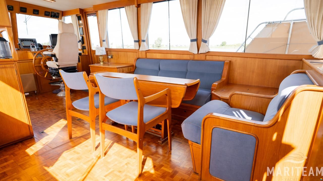 Grand Banks 49 motoryacht