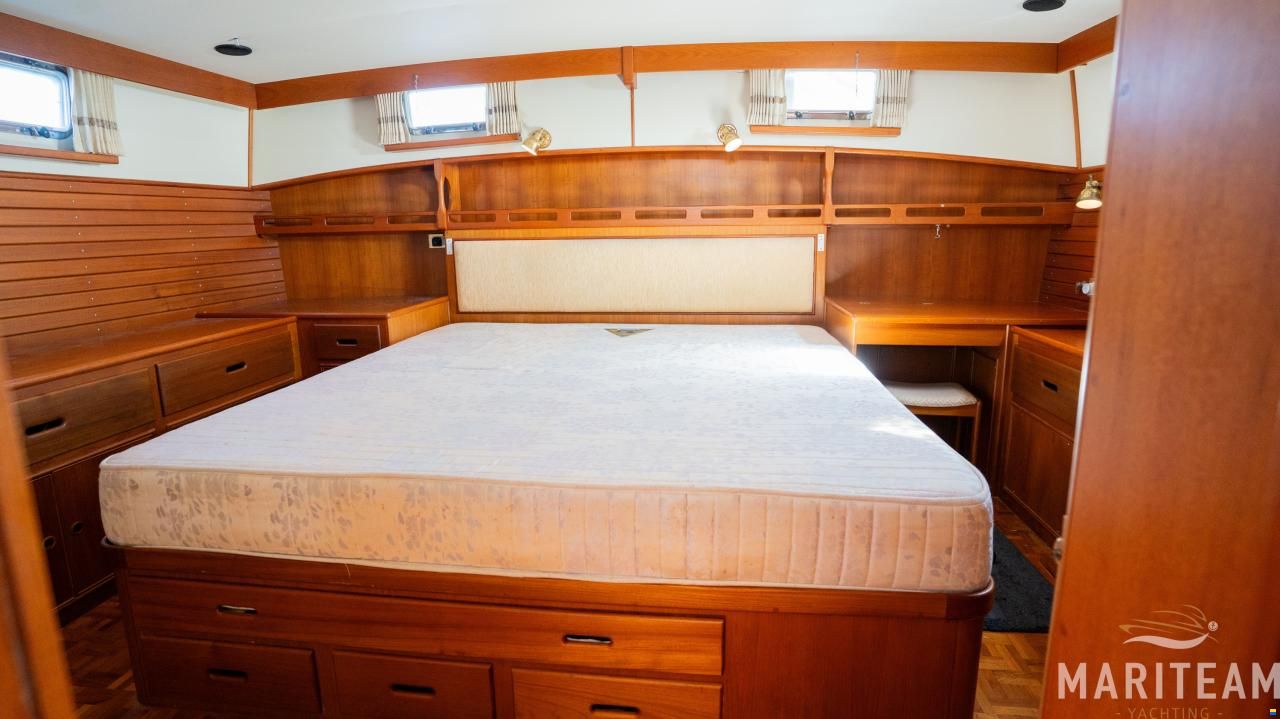 Grand Banks 49 motoryacht