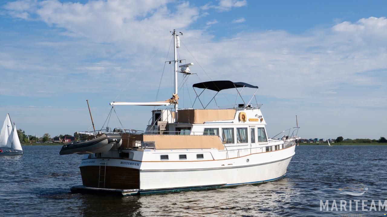 Grand Banks 49 motoryacht