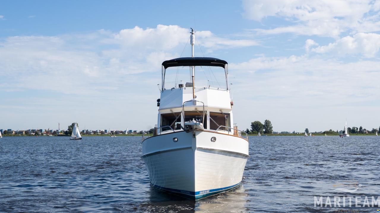 Grand Banks 49 motoryacht
