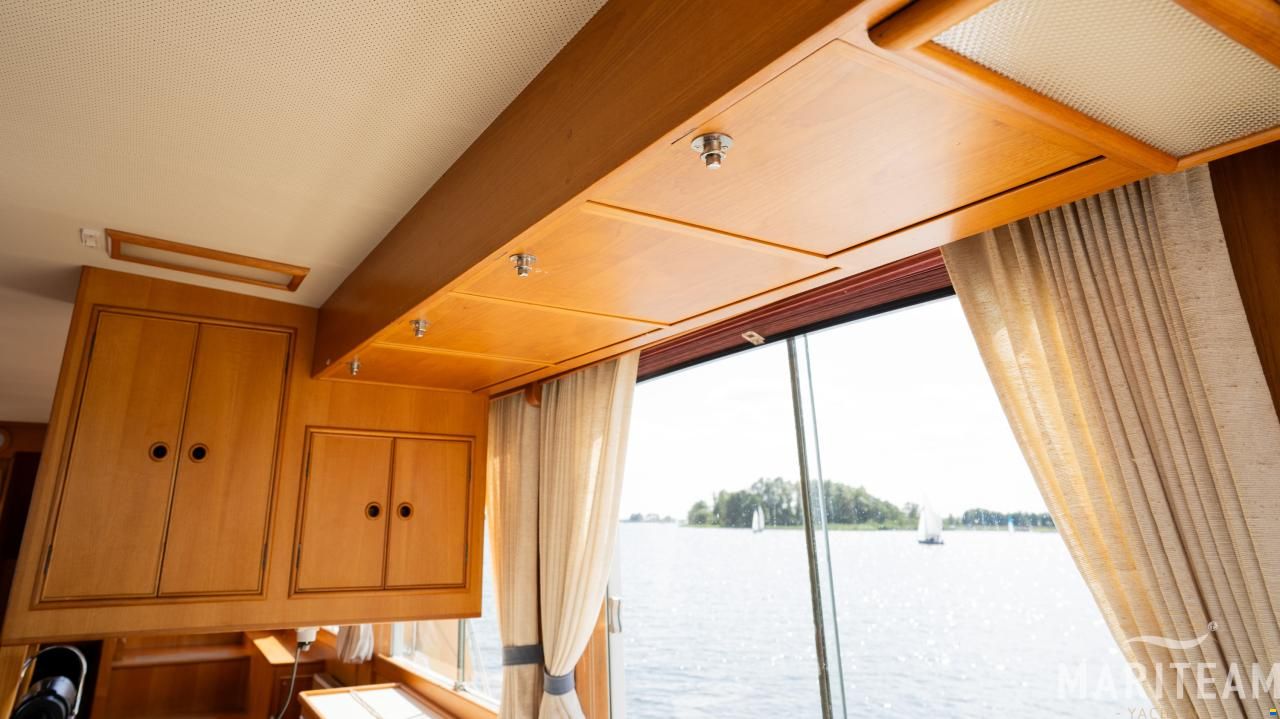 Grand Banks 49 motoryacht