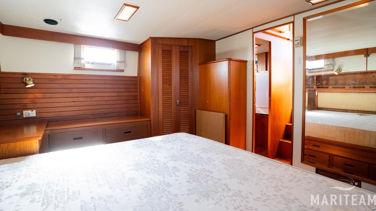 Grand Banks 49 motoryacht