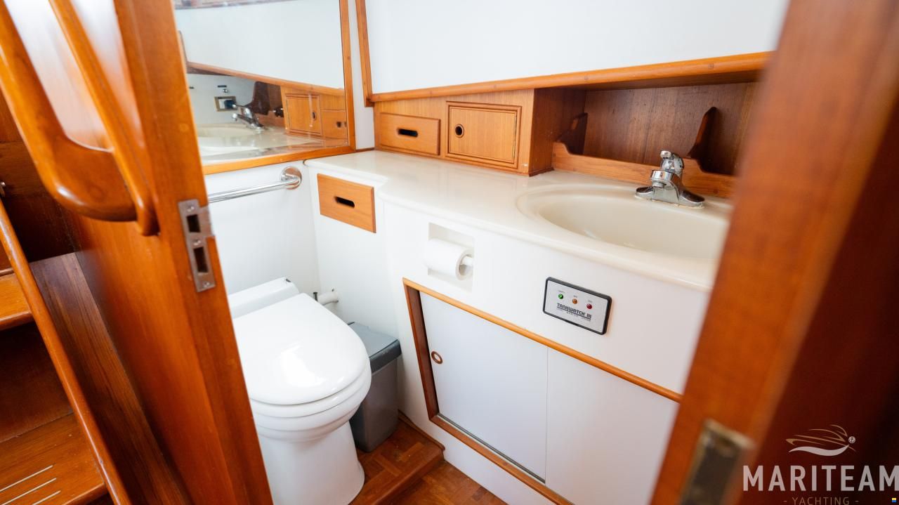 Grand Banks 49 motoryacht