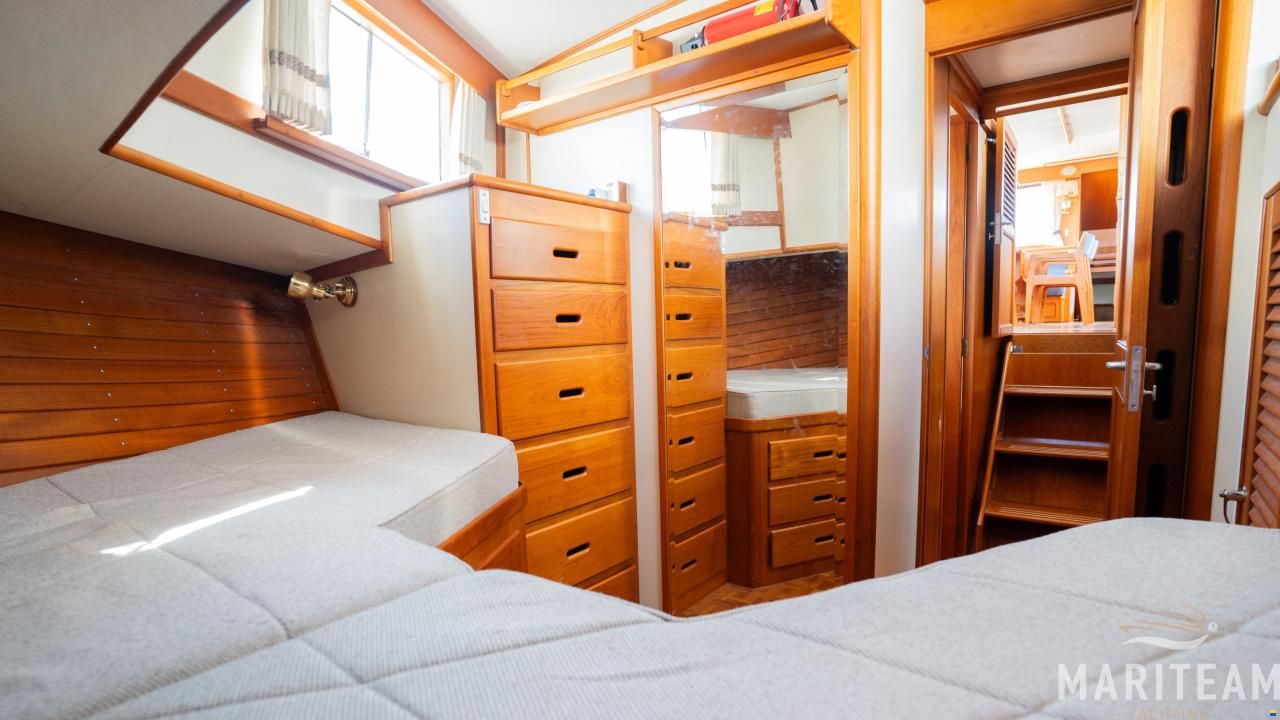 Grand Banks 49 motoryacht
