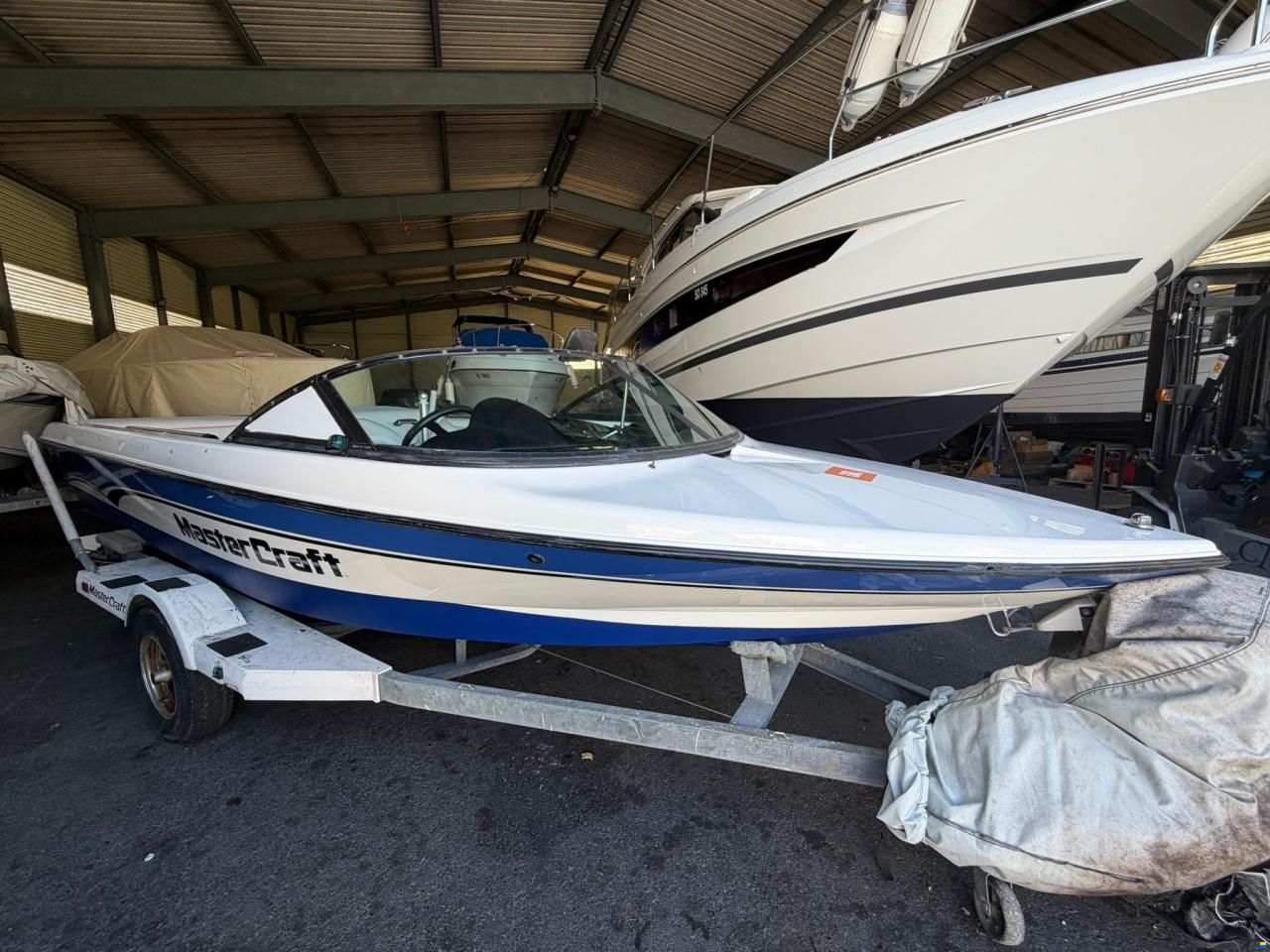 MasterCraft 19 Skier