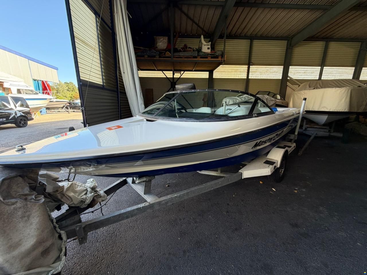 MasterCraft 19 Skier