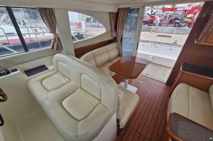 Jeanneau Prestige 36 fly