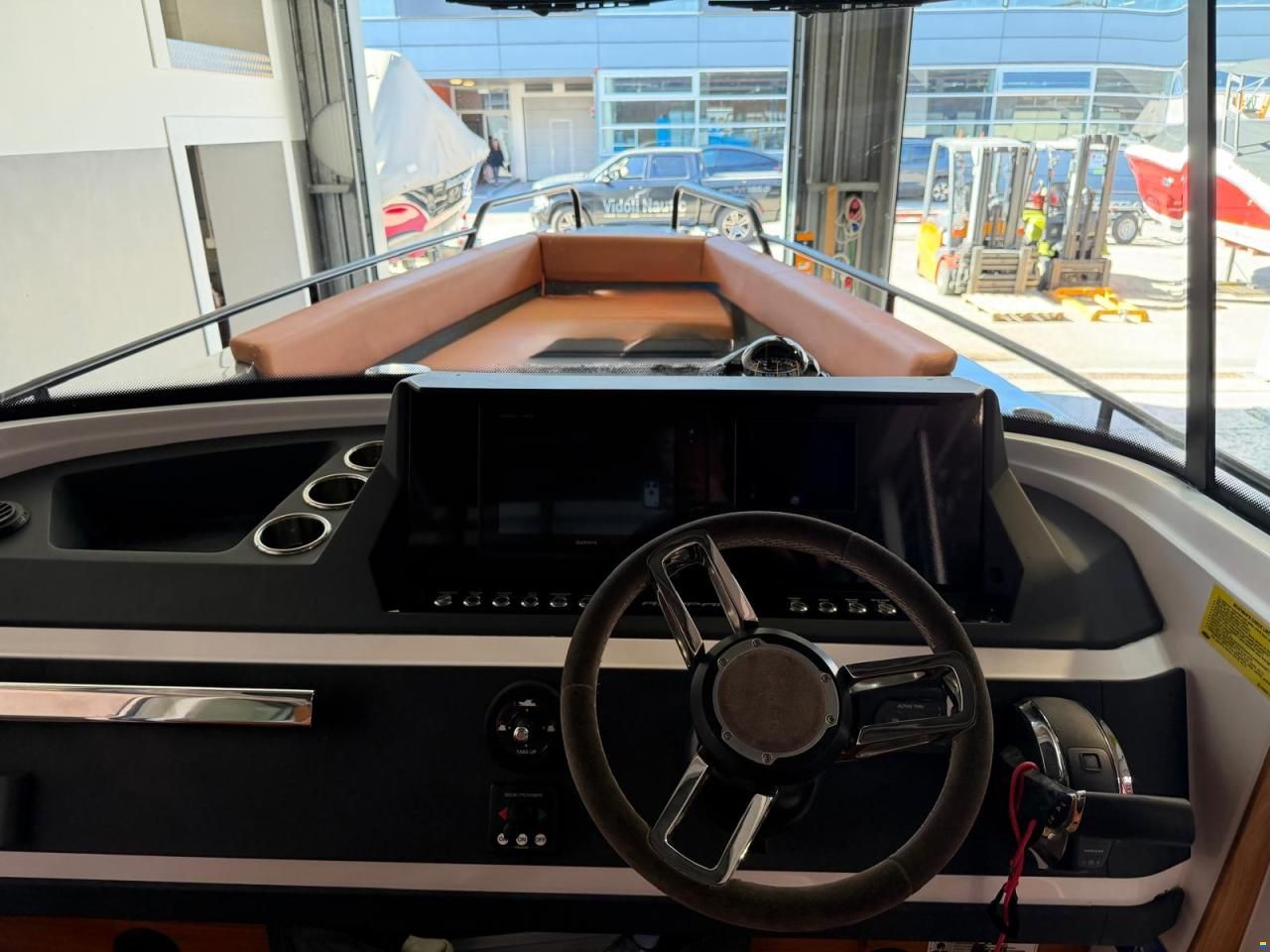 Axopar 28 Cabin
