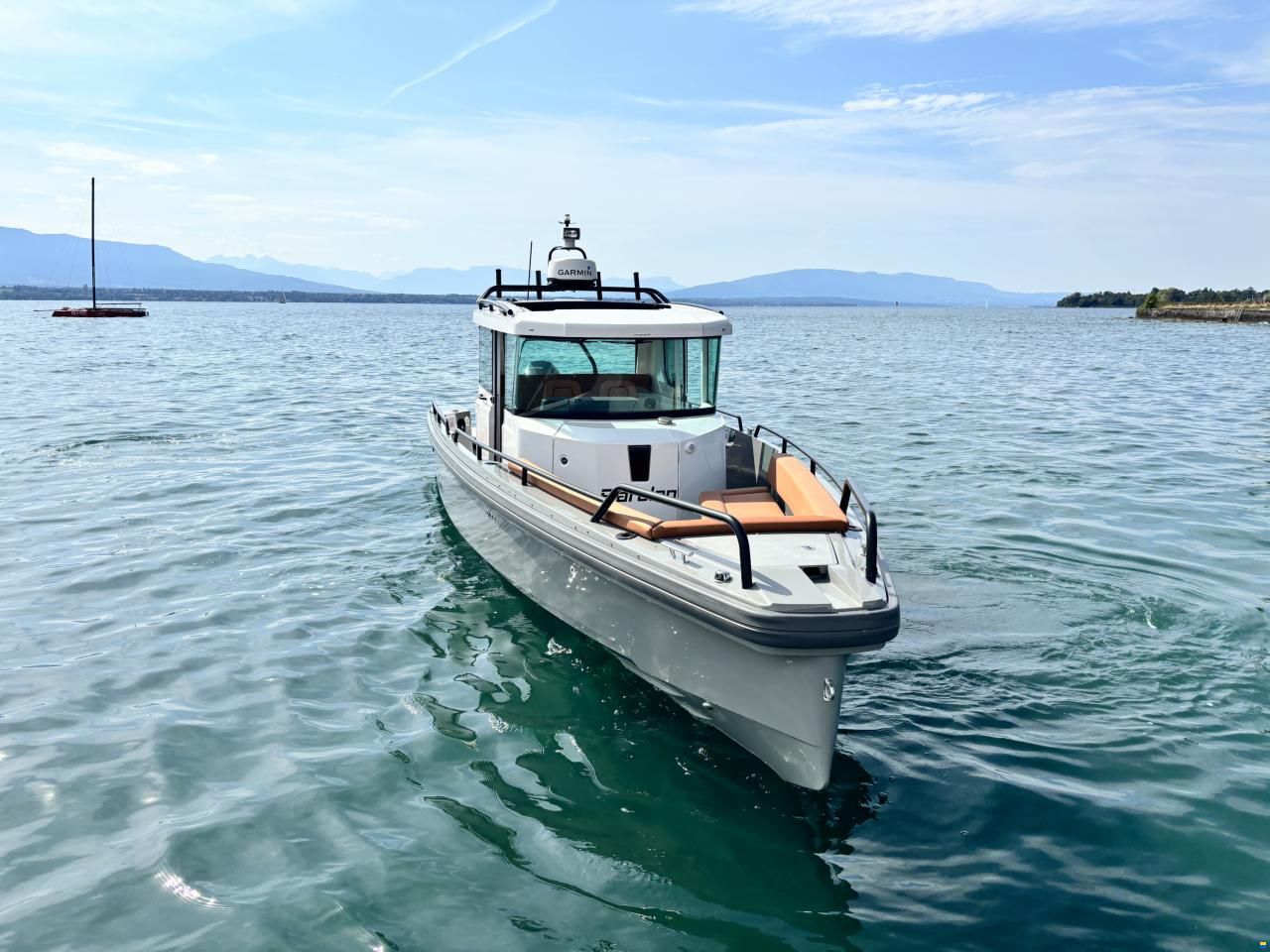 Axopar 28 Cabin