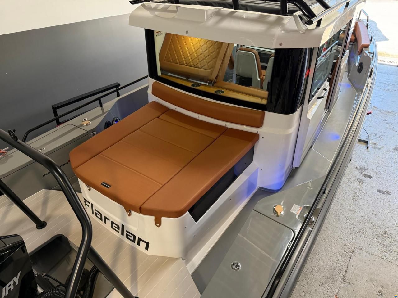 Axopar 28 Cabin