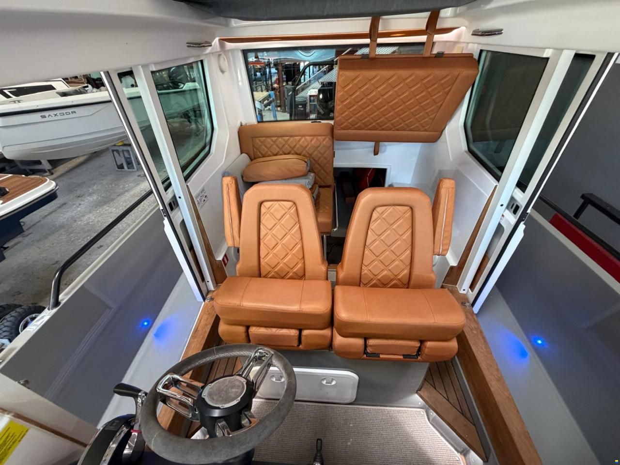 Axopar 28 Cabin
