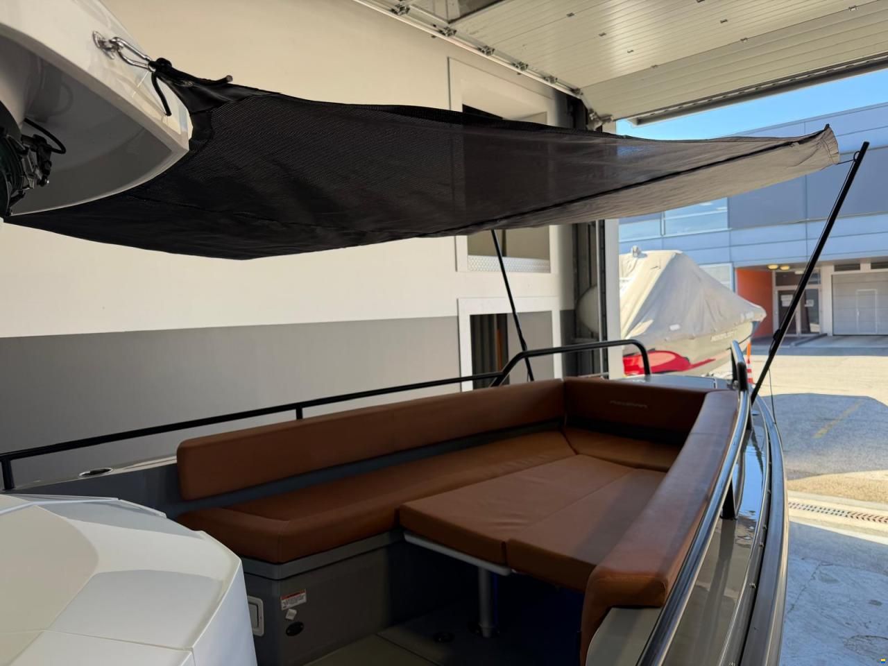 Axopar 28 Cabin