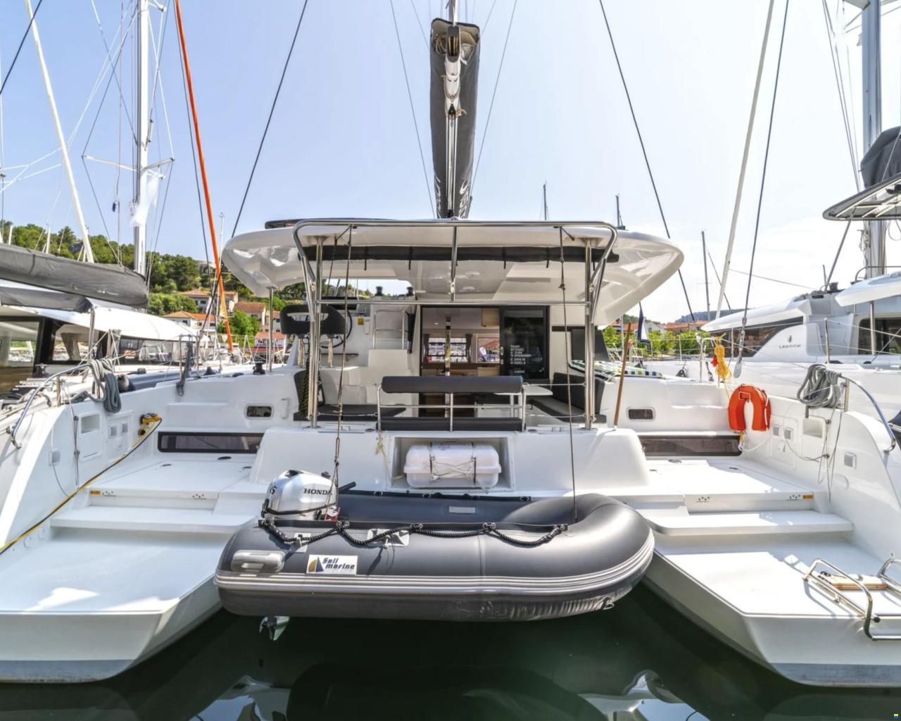 Lagoon 42