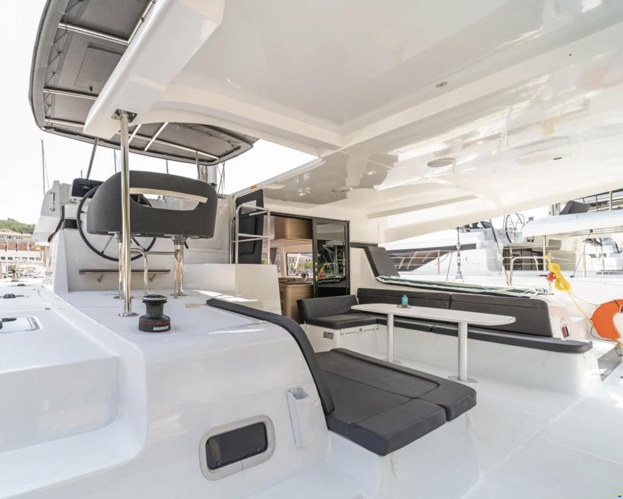 Lagoon 42