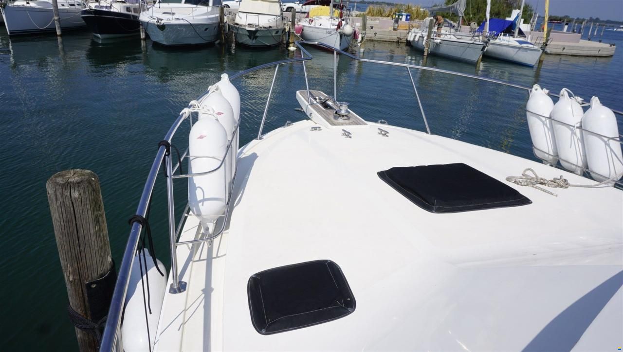 Bertram Yacht Bertram 37 Convertible