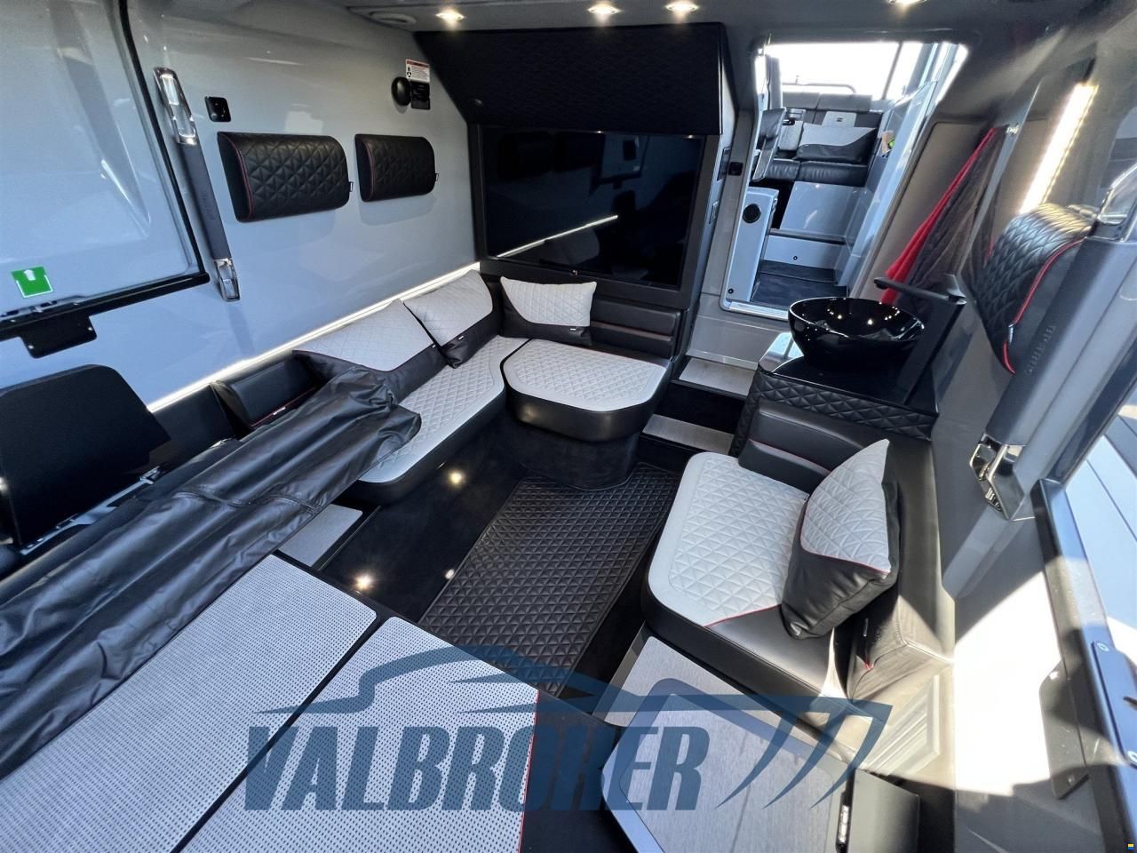 Axopar Brabus 900 Shadow
