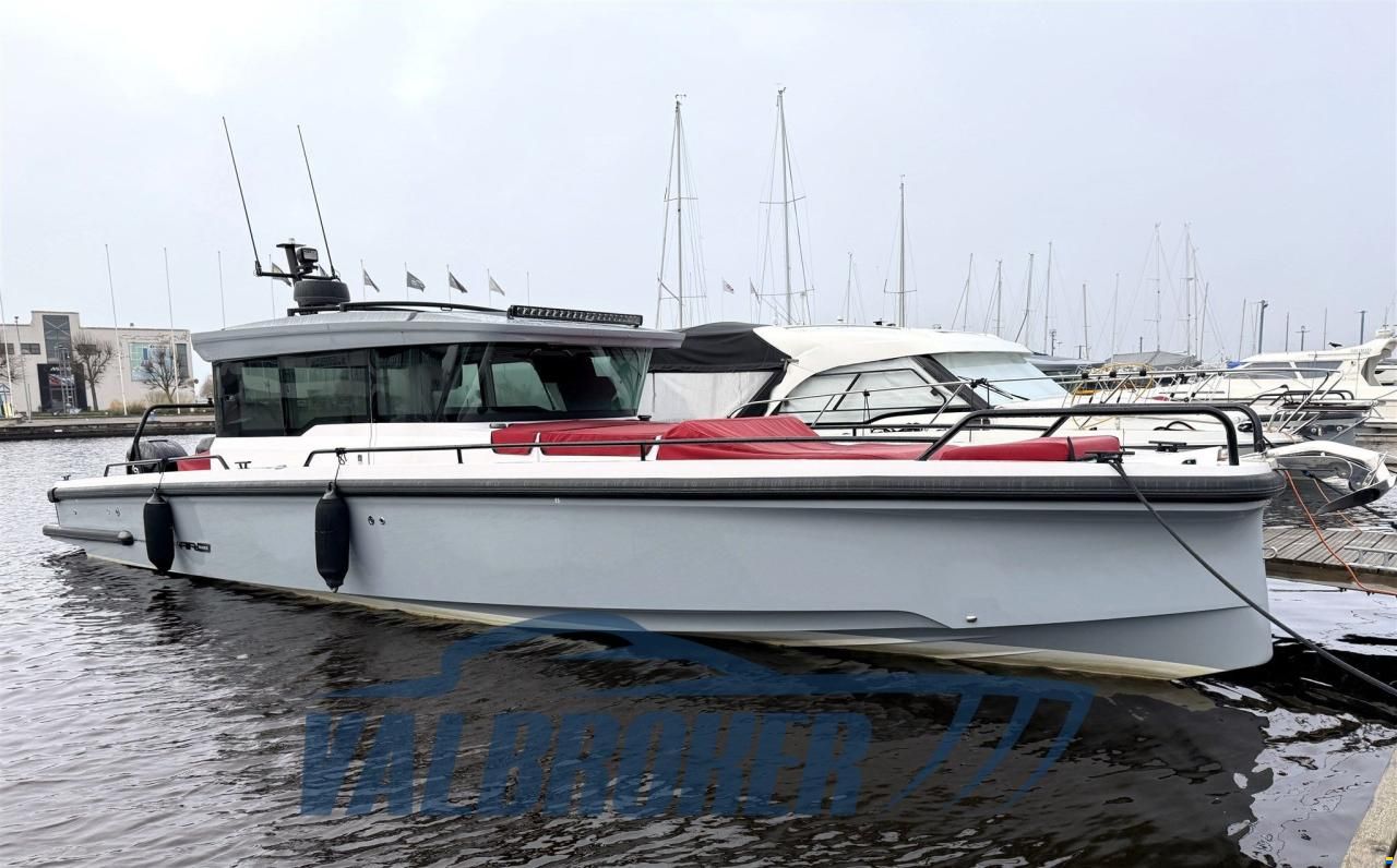 Axopar 37 XC Cross Cabin