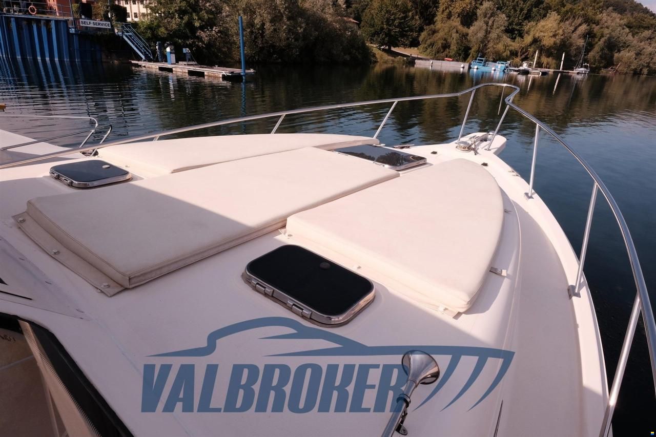 Mainship Pilot 34