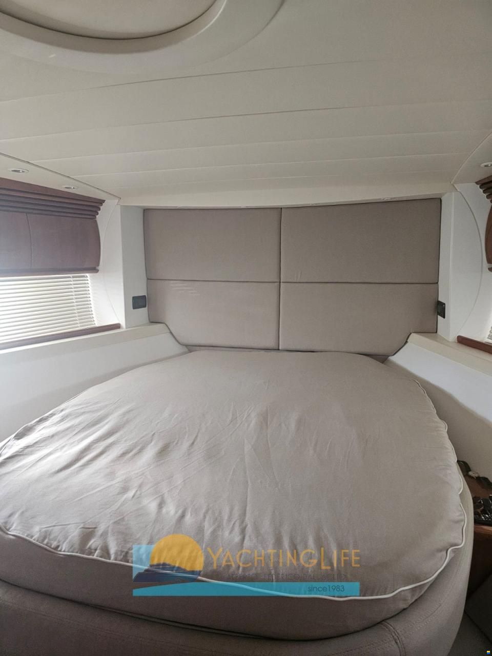 Pershing 54'