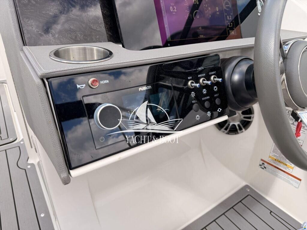 Sea Ray 270 SDX