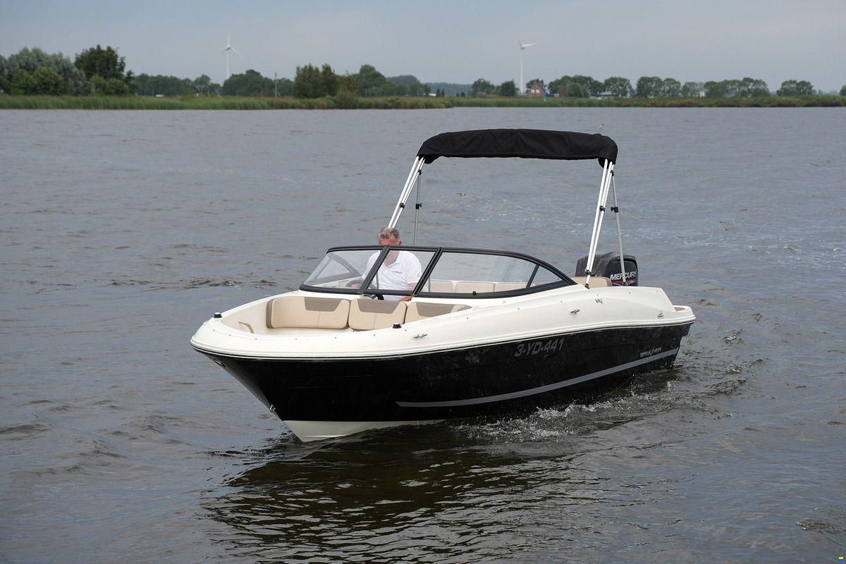 Bayliner VR4