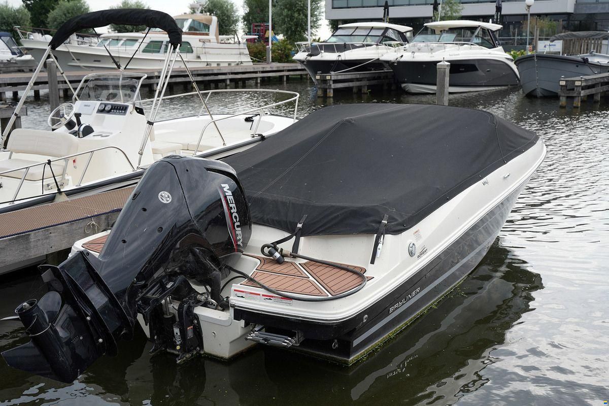 Bayliner VR4