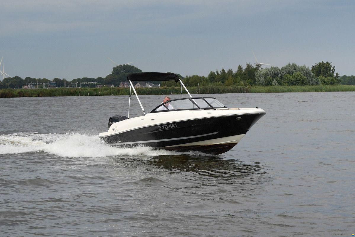 Bayliner VR4