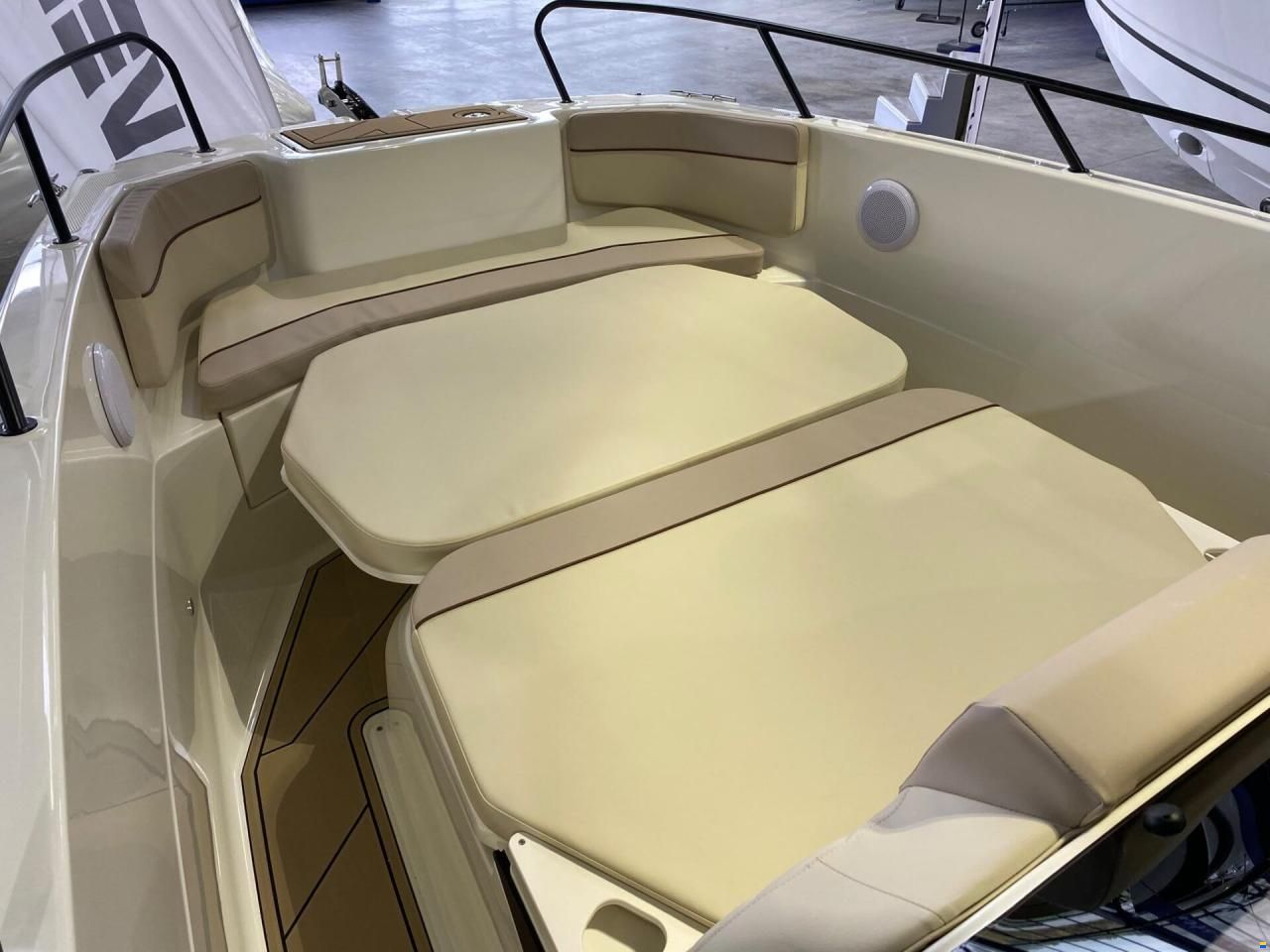 Quicksilver ACTIV 805 OPEN