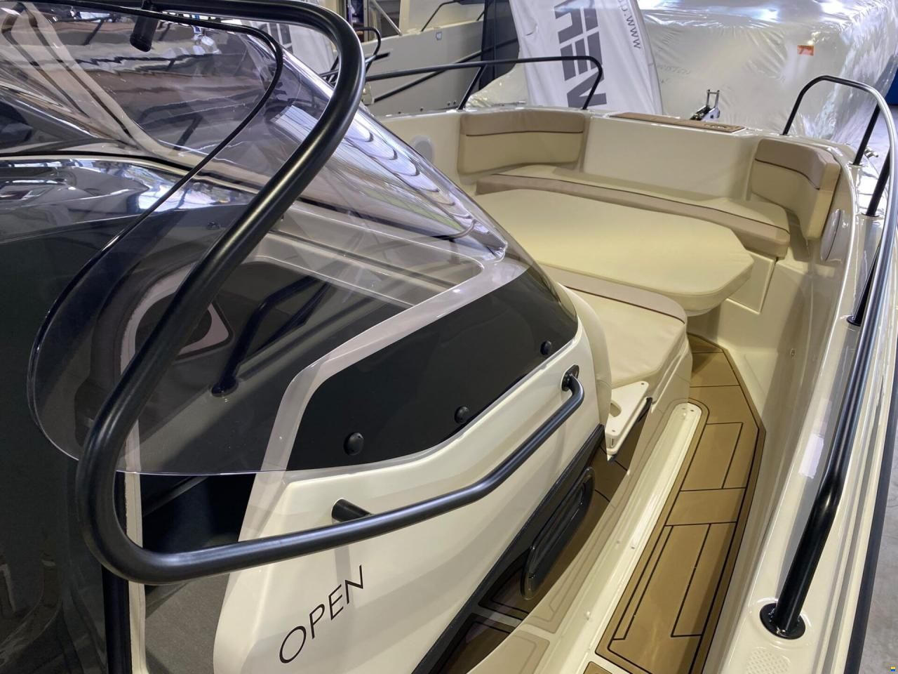 Quicksilver ACTIV 805 OPEN