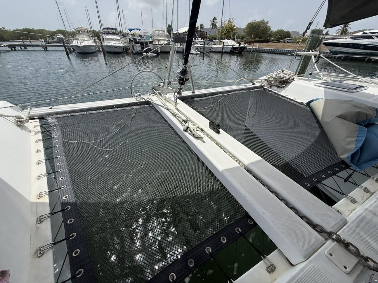 Lagoon 42