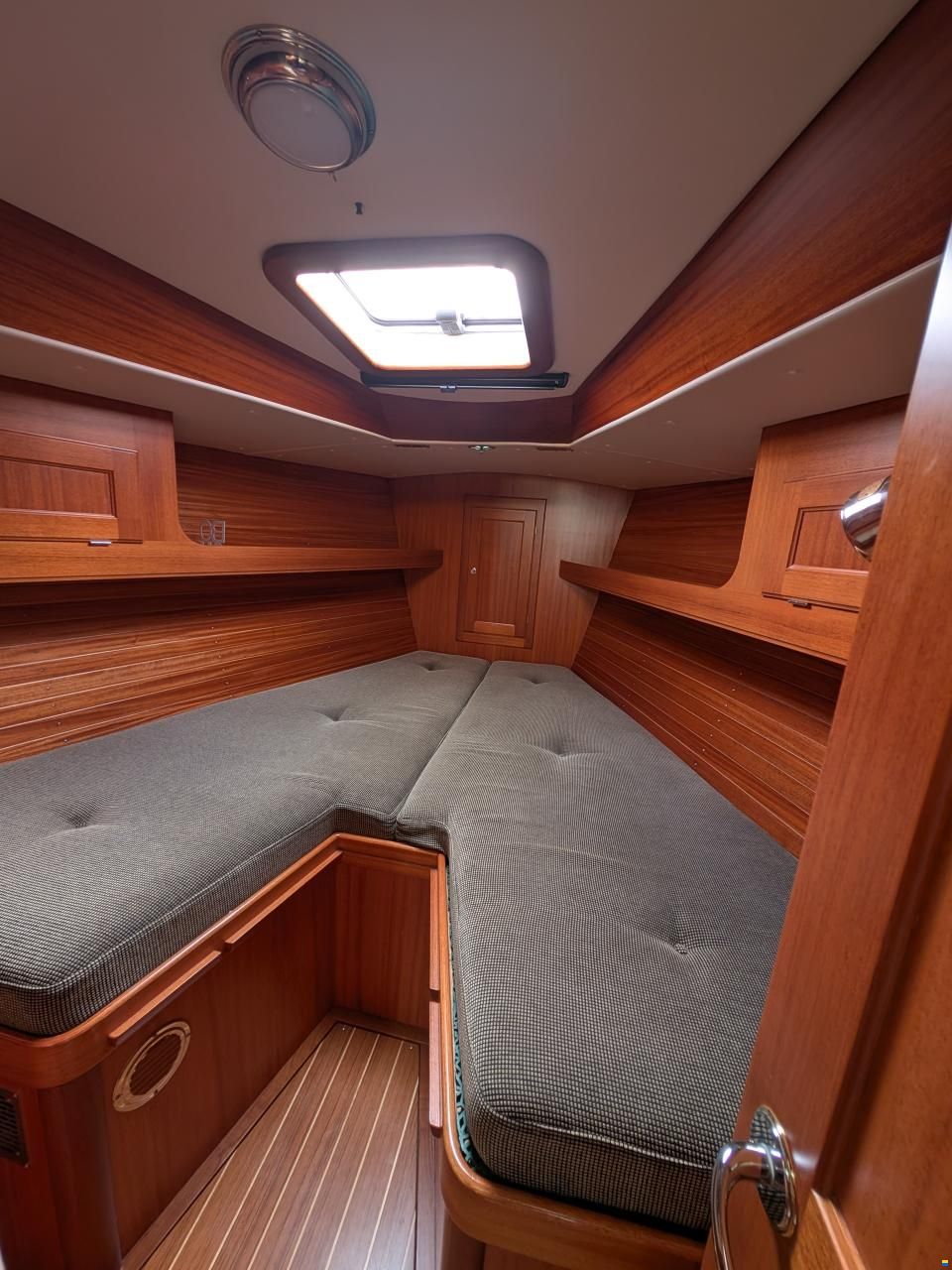 Regina 35
