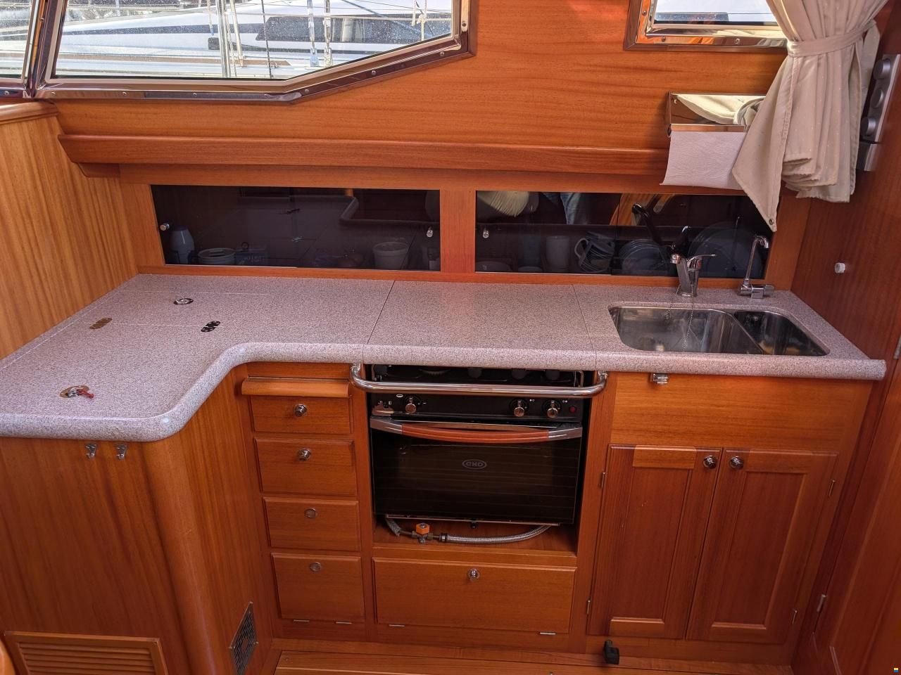 Regina 35