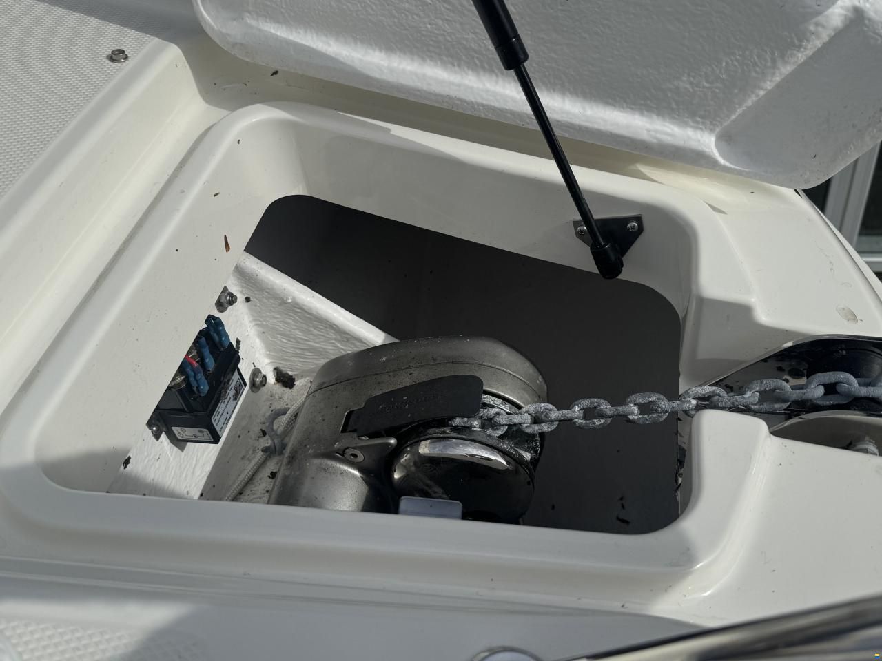 Bayliner VR6 Cuddy med 300 hk Mercruiser-EFI V8 6