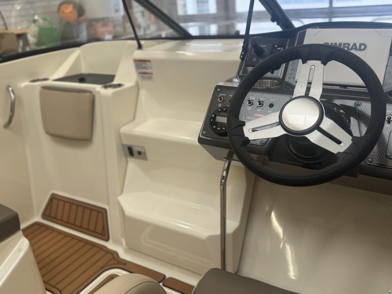 Bayliner VR6 Cuddy med 300 hk Mercruiser-EFI V8 6