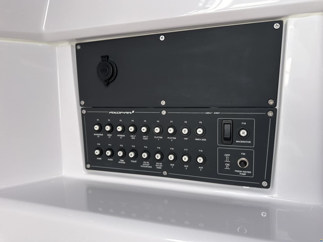 Axopar 25 Cross Top