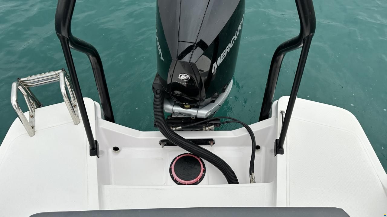 Axopar 25 Cross Top