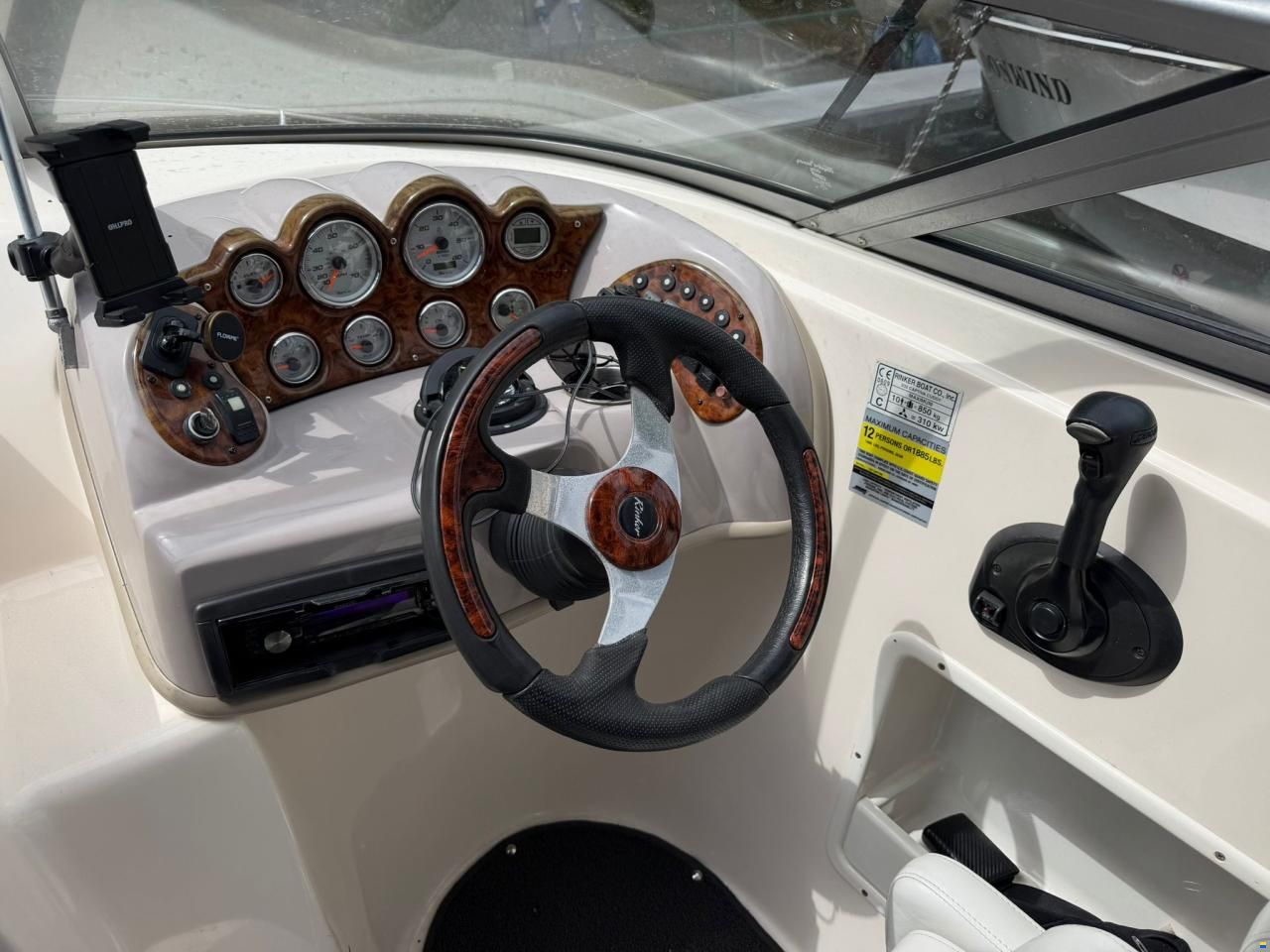 Rinker Captiva 232
