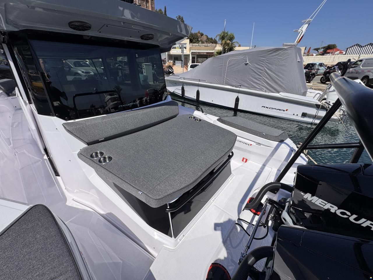 Axopar 29 XC Cross Cabin