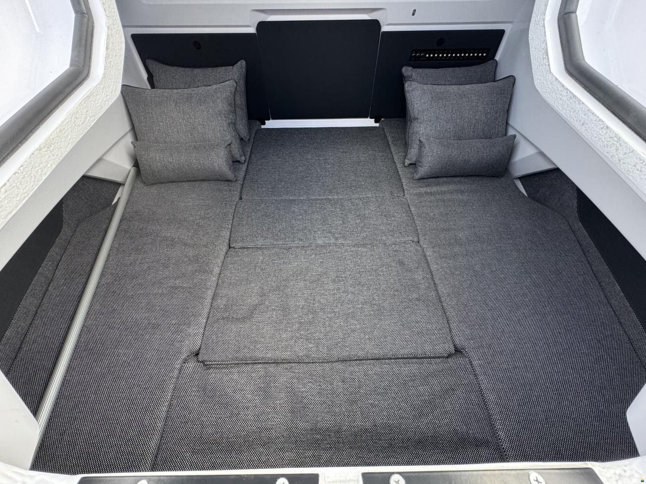 Axopar 29 XC Cross Cabin