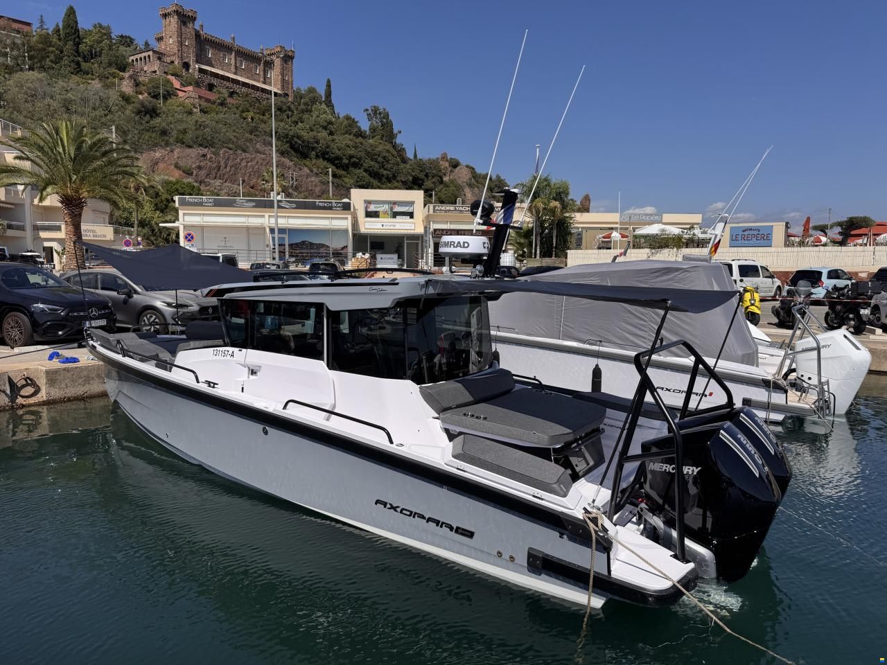 Axopar 29 XC Cross Cabin