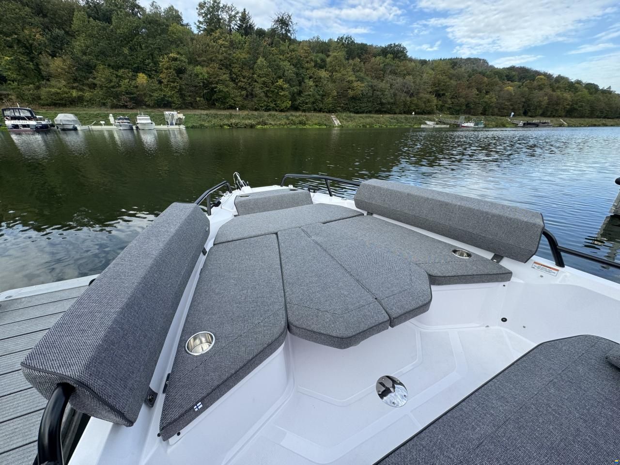 Axopar 29 XC Cross Cabin