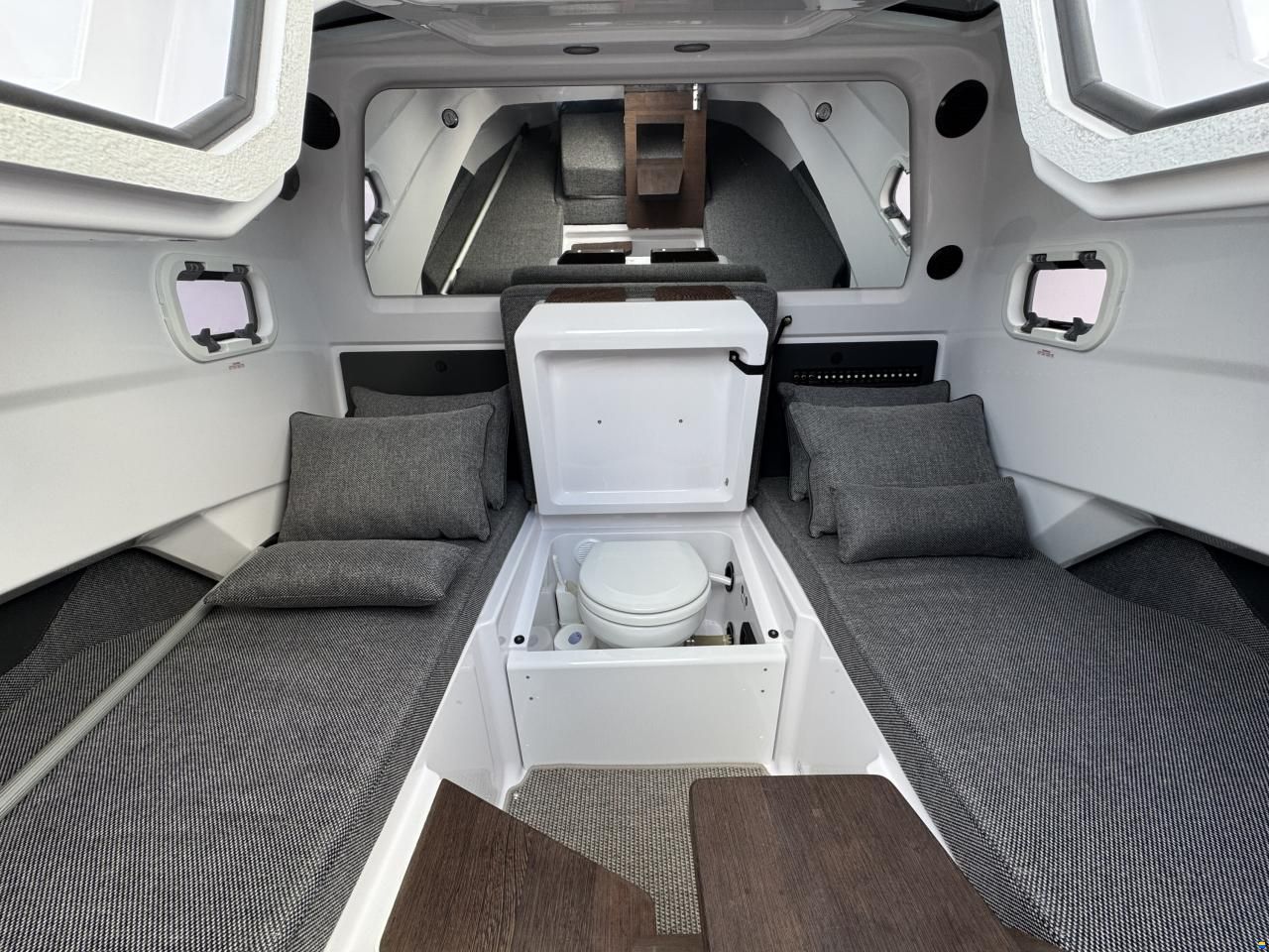 Axopar 29 XC Cross Cabin