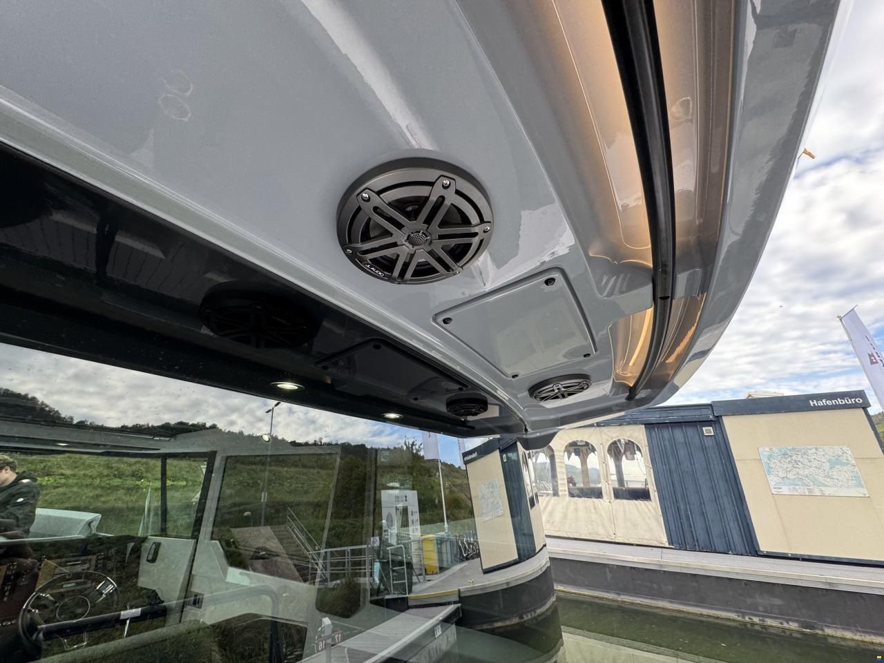 Axopar 29 XC Cross Cabin