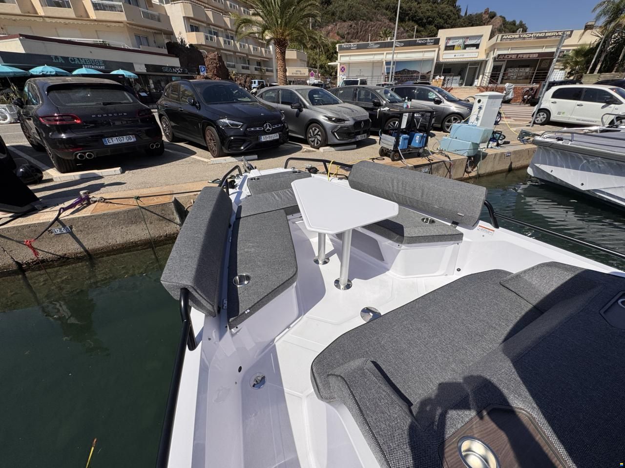 Axopar 29 XC Cross Cabin