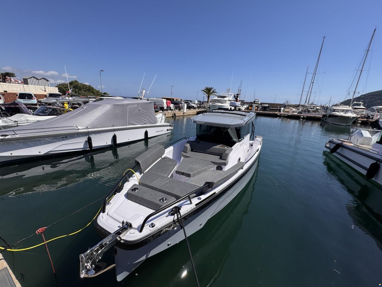 Axopar 29 XC Cross Cabin