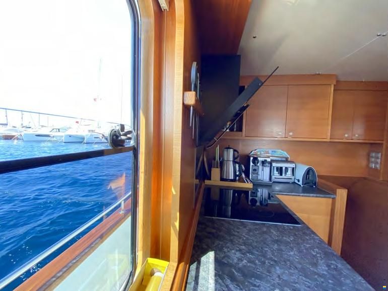 Steel Trawler 21M