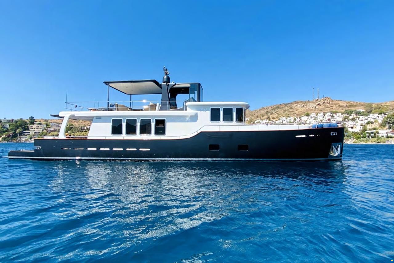 Steel Trawler 21M